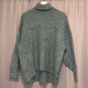 ✨3 for $15✨ H&M Oversized Turtleneck Sweater